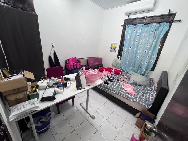 1-storey Terraced House for Sale in Taman Daya (Johor Bahru) - Zack Chow - Bedroom - PropertyGuru.com.my