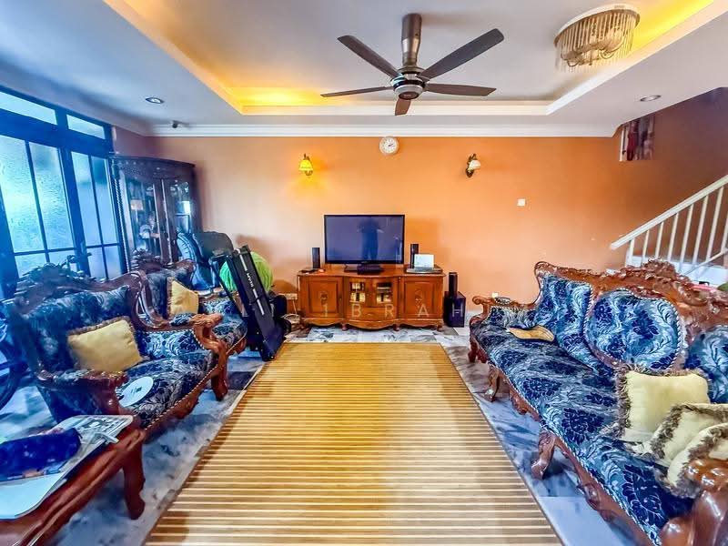 Rumah Teres 2.5-Tingkat untuk Dijual di Taman Cheras Jaya (Cheras) - Azli Ibrahim - Living Room - PropertyGuru.com.my
