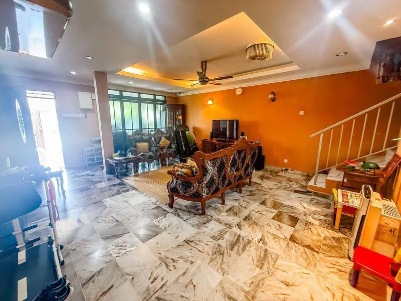 Rumah Teres 2.5-Tingkat untuk Dijual di Taman Cheras Jaya (Cheras) - Azli Ibrahim - Living Room - PropertyGuru.com.my