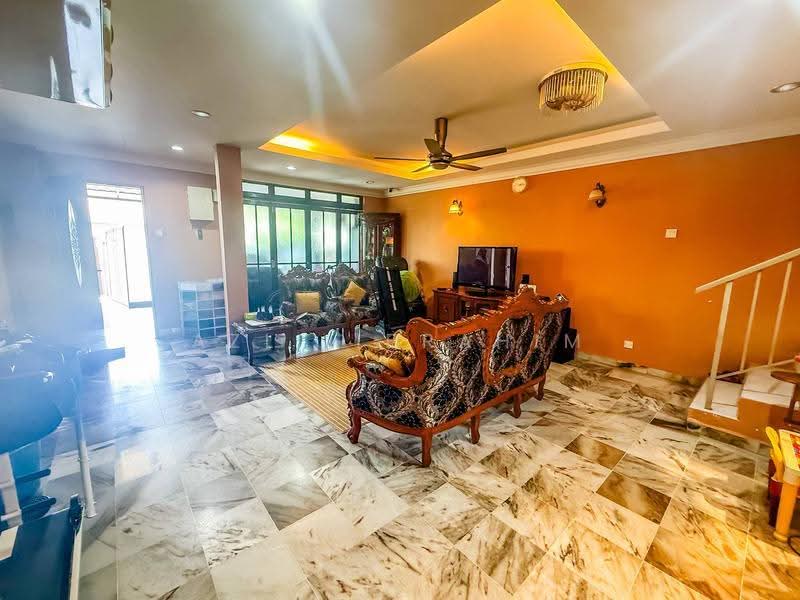 Rumah Teres 2.5-Tingkat untuk Dijual di Taman Cheras Jaya (Cheras) - Azli Ibrahim - Living Room - PropertyGuru.com.my