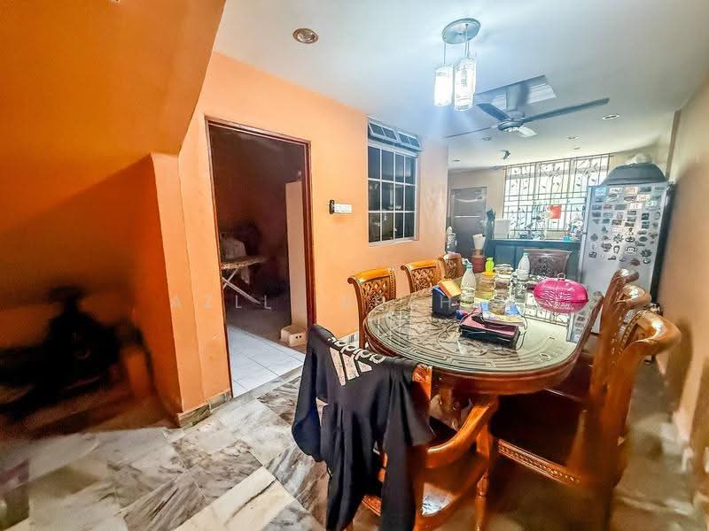 Rumah Teres 2.5-Tingkat untuk Dijual di Taman Cheras Jaya (Cheras) - Azli Ibrahim - Dining Room - PropertyGuru.com.my