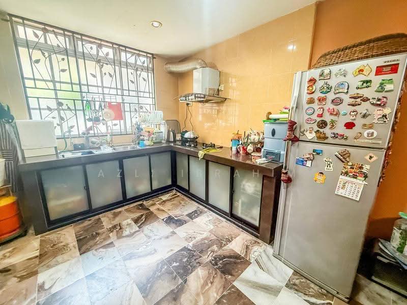 Rumah Teres 2.5-Tingkat untuk Dijual di Taman Cheras Jaya (Cheras) - Azli Ibrahim - Kitchen - PropertyGuru.com.my
