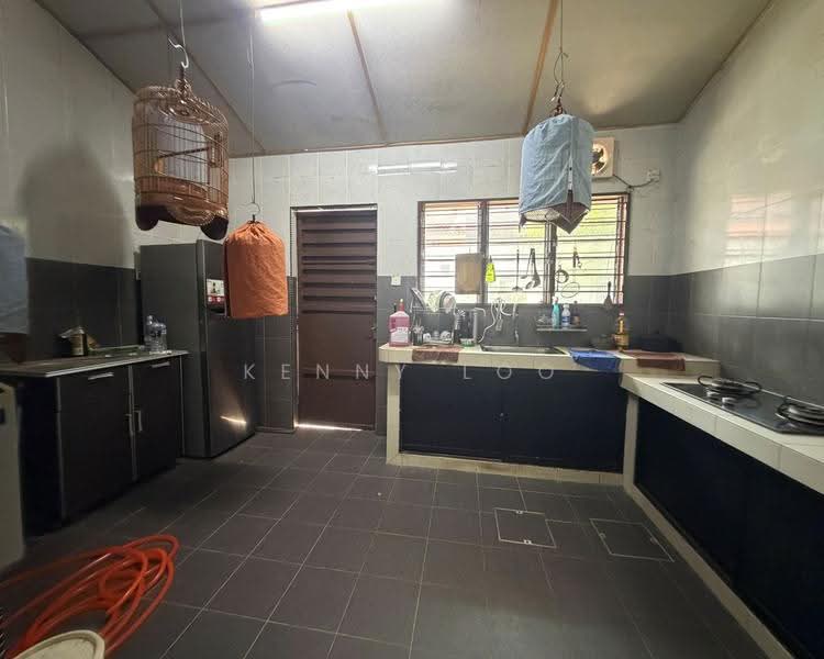 1-storey Terraced House for Sale in Taman Seri Damai Baru (Kuantan) - Kenny Loo - Kitchen - PropertyGuru.com.my