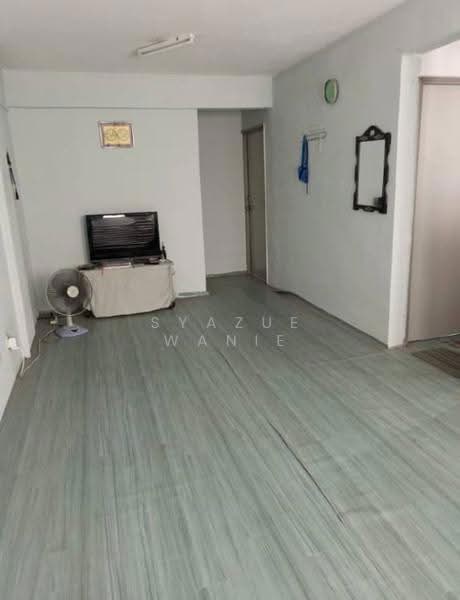 Pangsapuri untuk Dijual di Pangsapuri Putra Harmoni - Syazue Wanie - Living Room - PropertyGuru.com.my