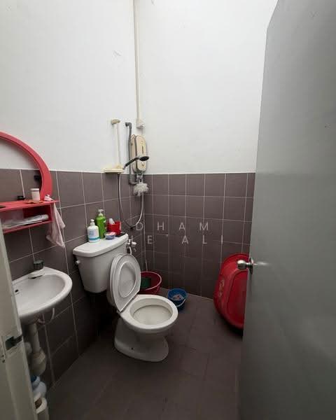 1-storey Terraced House for Sale in Kuantan (Pahang) - Idham Che'Ali - Bathroom - PropertyGuru.com.my