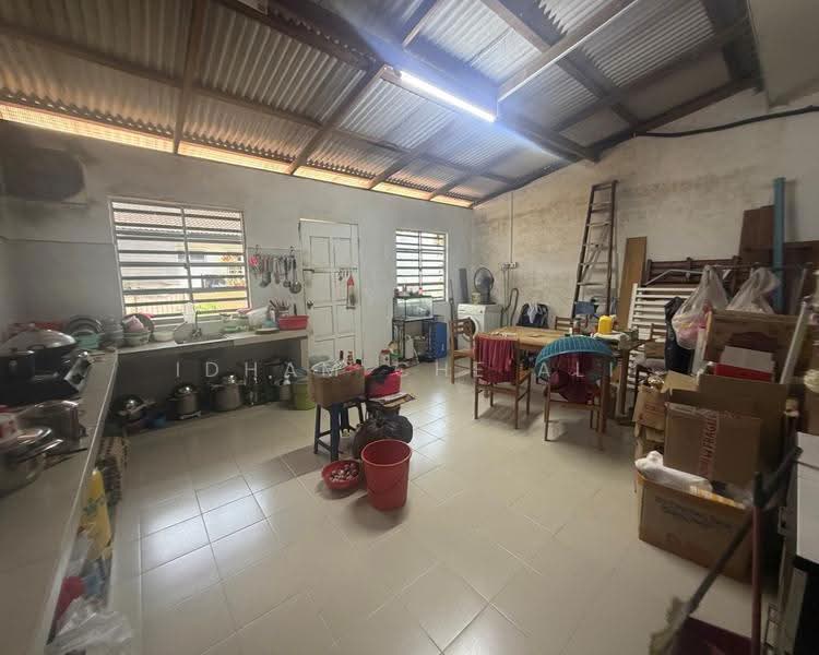 1-storey Terraced House for Sale in Kuantan (Pahang) - Idham Che'Ali - Kitchen - PropertyGuru.com.my