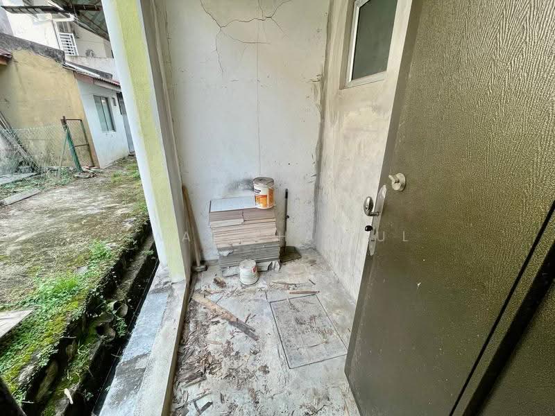 2-storey Terraced House for Sale in Bandar Saujana Putra (Tanjong Duabelas) - Ewat Khairul - Exterior - PropertyGuru.com.my