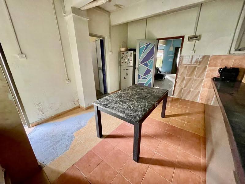 2-storey Terraced House for Sale in Bandar Saujana Putra (Tanjong Duabelas) - Ewat Khairul - Kitchen - PropertyGuru.com.my