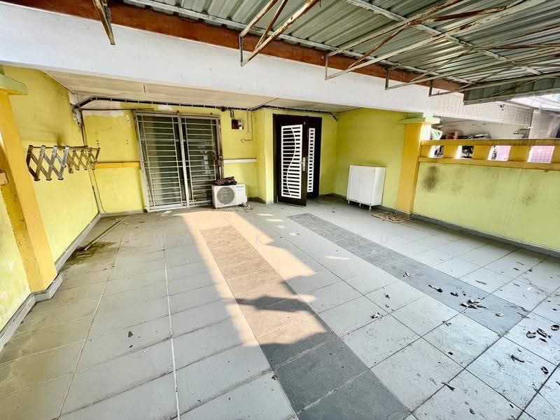 2-storey Terraced House for Sale in Bandar Saujana Putra (Tanjong Duabelas) - Ewat Khairul - Exterior - PropertyGuru.com.my