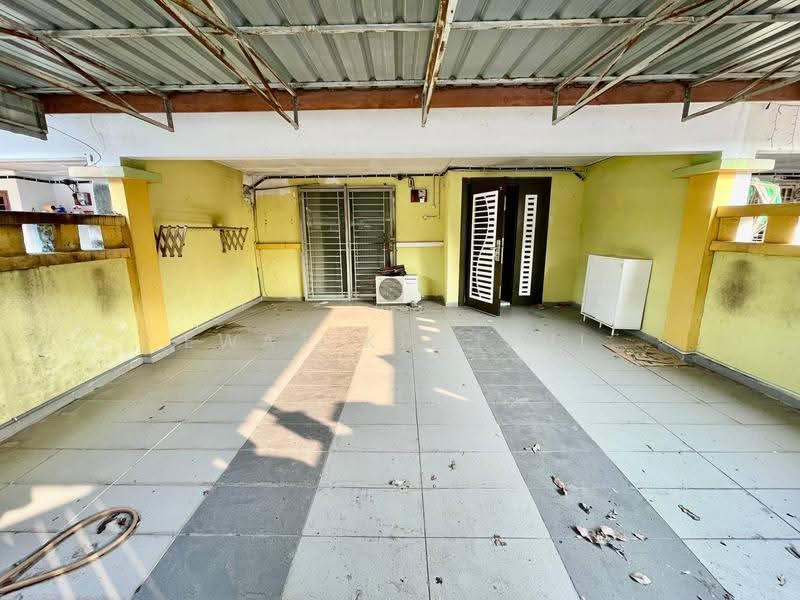 2-storey Terraced House for Sale in Bandar Saujana Putra (Tanjong Duabelas) - Ewat Khairul - Exterior - PropertyGuru.com.my