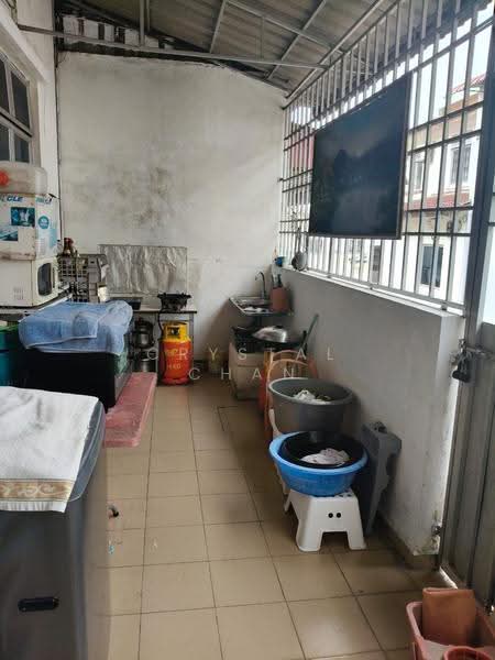 Rumah Teres 2-Tingkat untuk Disewa di Taman Setia Indah (Tebrau) - Crystal Chan - Kitchen - PropertyGuru.com.my