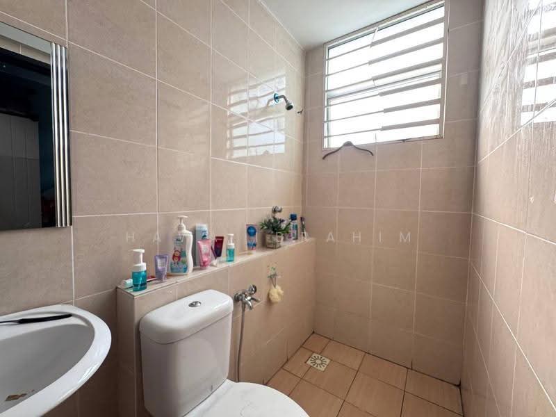 Rumah Teres 2-Tingkat untuk Dijual di Kajang (Selangor) - Hawa Ibrahim - Bathroom - PropertyGuru.com.my