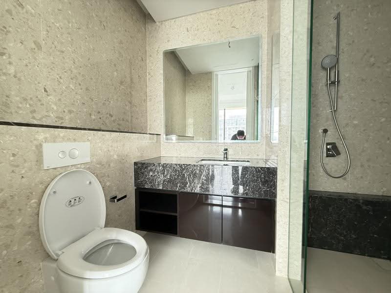Service Residence for Sale at Pavilion Damansara Heights, Windsor Suites - Ann . - Bathroom - PropertyGuru.com.my