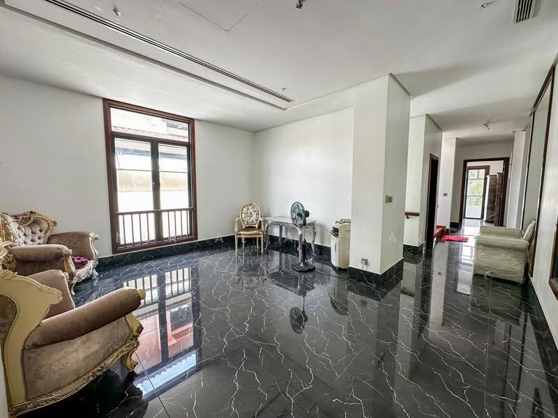 Bungalow House untuk Dijual di Bukit Jelutong (Shah Alam) - Nur Alia Omar - Living Room - PropertyGuru.com.my