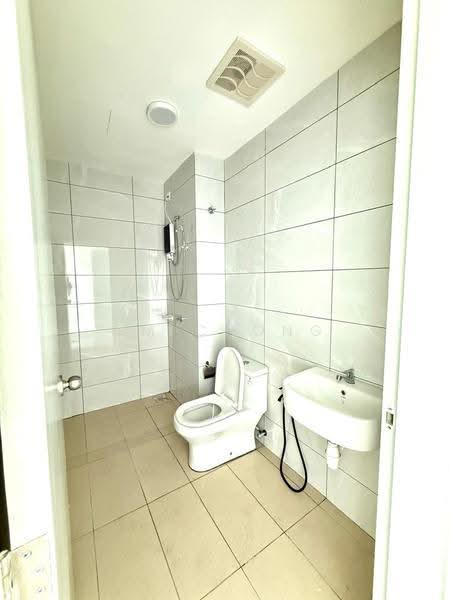 Kediaman Servis untuk Disewa di Amber Cove - YM Chong - Bathroom - PropertyGuru.com.my