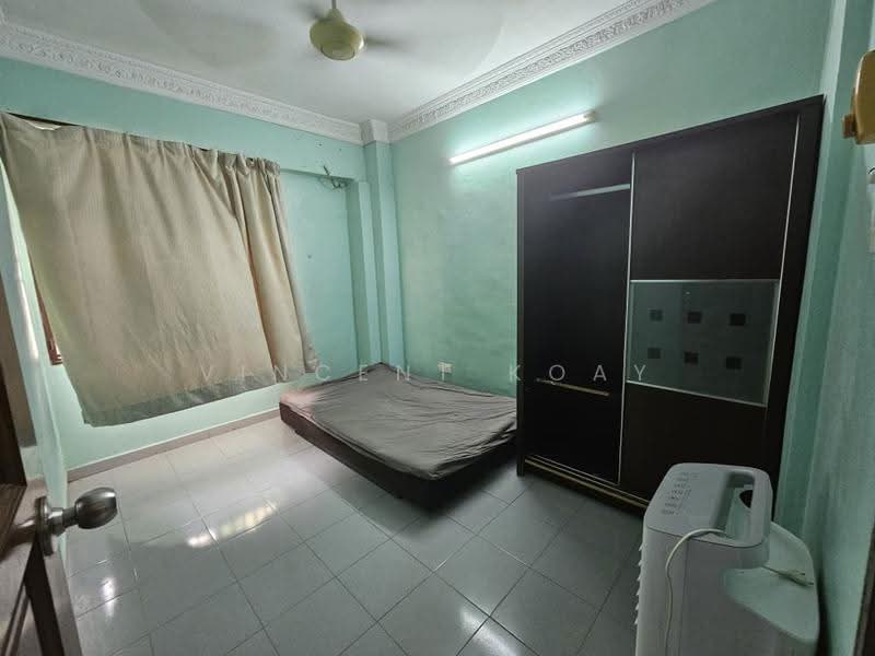 Rumah Flat untuk Disewa di Taman Harbour View (Wisma KGN) - Vincent Koay - Bedroom - PropertyGuru.com.my