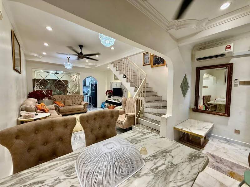 Rumah Teres 2-Tingkat untuk Dijual di Taman Sri Gombak (Gombak) - Shafika Shahidin - Living Room - PropertyGuru.com.my