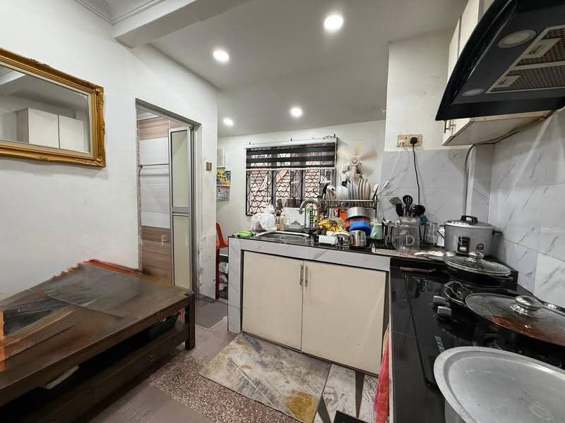 Rumah Teres 2-Tingkat untuk Dijual di Taman Sri Gombak (Gombak) - Shafika Shahidin - Kitchen - PropertyGuru.com.my