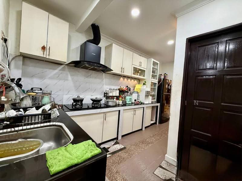 Rumah Teres 2-Tingkat untuk Dijual di Taman Sri Gombak (Gombak) - Shafika Shahidin - Kitchen - PropertyGuru.com.my