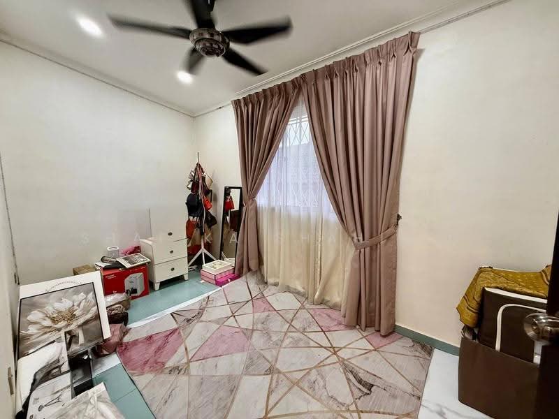 Rumah Teres 2-Tingkat untuk Dijual di Taman Sri Gombak (Gombak) - Shafika Shahidin - Bedroom - PropertyGuru.com.my