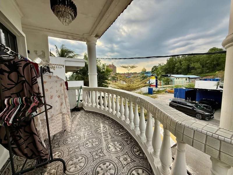 Rumah Teres 2-Tingkat untuk Dijual di Taman Sri Gombak (Gombak) - Shafika Shahidin - Balcony - PropertyGuru.com.my