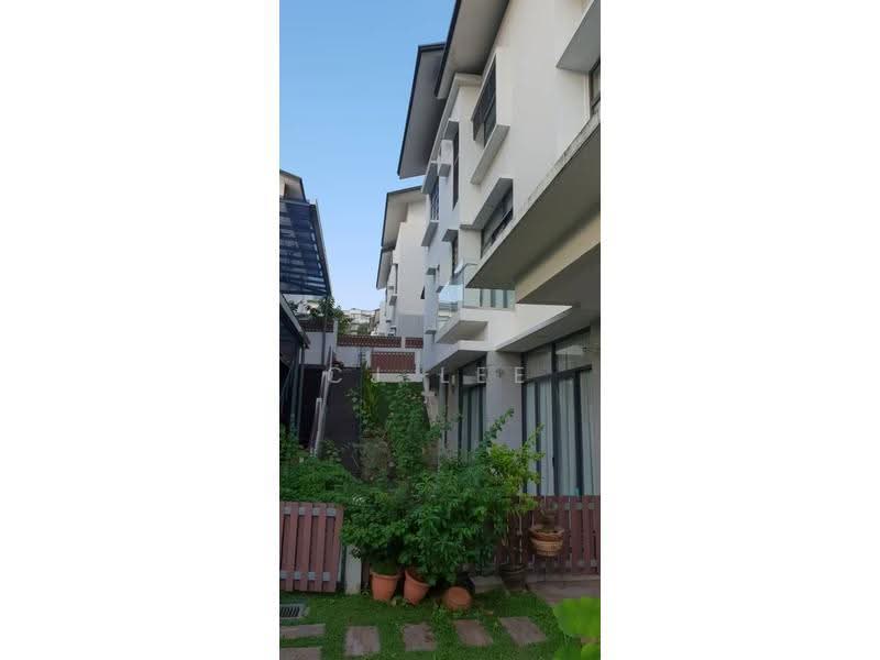 Rumah Berkembar untuk Dijual di Taman Equine (Seri Kembangan) - CJ Lee - PropertyGuru.com.my