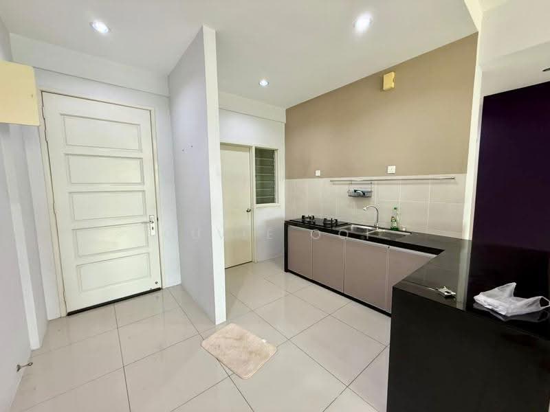 Condominium for Rent at The Peak Residences - Quvee Ooi - Kitchen - PropertyGuru.com.my