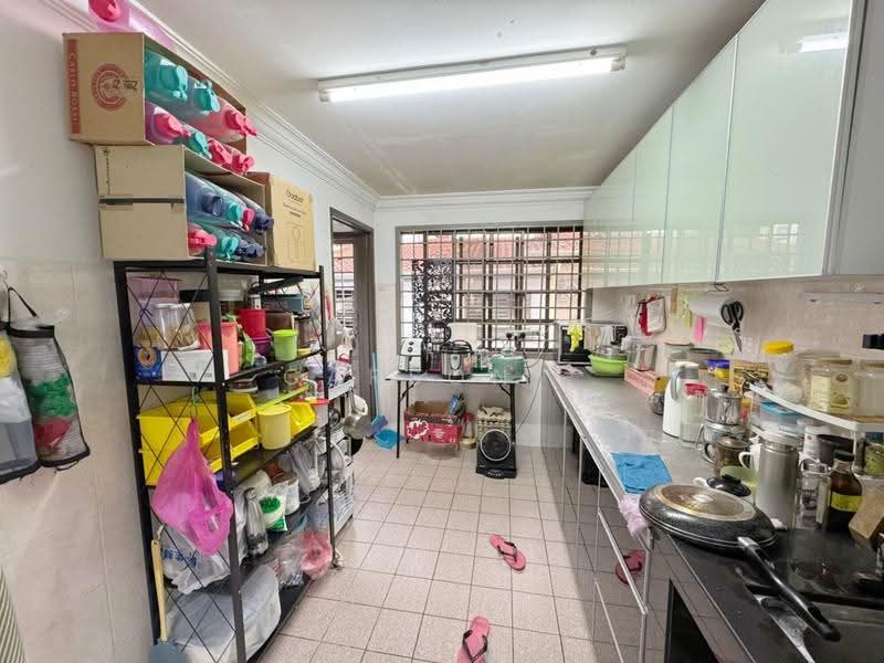 Rumah Teres 1.5-Tingkat untuk Dijual di Taman Pelangi Indah (Ulu Tiram) - Carson . - Kitchen - PropertyGuru.com.my