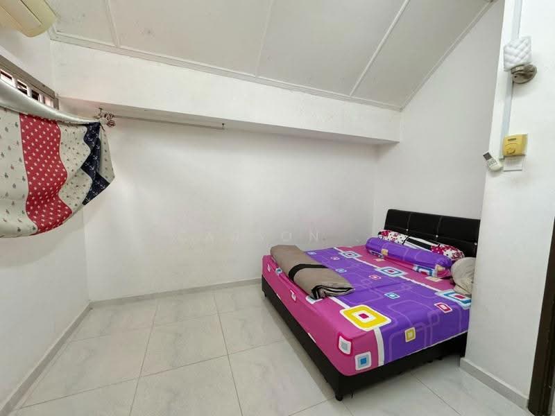 Rumah Teres 1.5-Tingkat untuk Dijual di Taman Pelangi Indah (Ulu Tiram) - Carson . - Bedroom - PropertyGuru.com.my