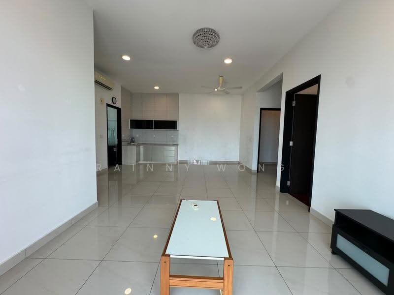 Kondominium untuk Dijual di The Cantonment - Rainny Wong - Living Room - PropertyGuru.com.my