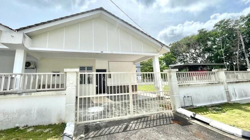 1-storey Terraced House for Sale in Taman Desaru Utama (Pengerang) - Lembaga Kemajuan Johor Tenggara (KEJORA) - Exterior - PropertyGuru.com.my