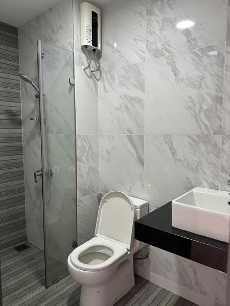Kediaman Servis untuk Disewa di Emporis - Owen Loke - Bathroom - PropertyGuru.com.my