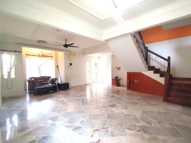 2-storey Terraced House for Sale in Bandar Tun Hussein Onn (Cheras) - Azli Ibrahim - Living Room - PropertyGuru.com.my
