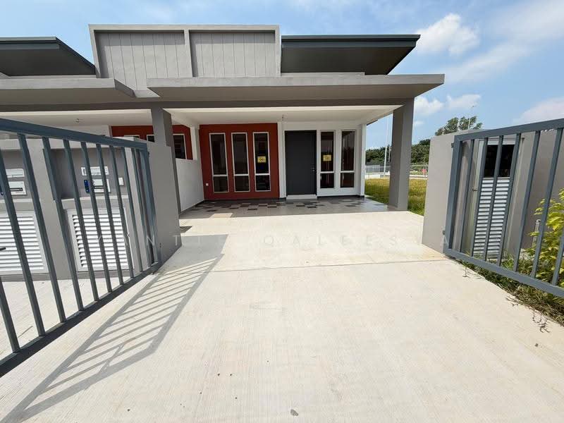Rumah Teres untuk Dijual di Dengkil (Selangor) - Yantie Qaleesya - Exterior - PropertyGuru.com.my