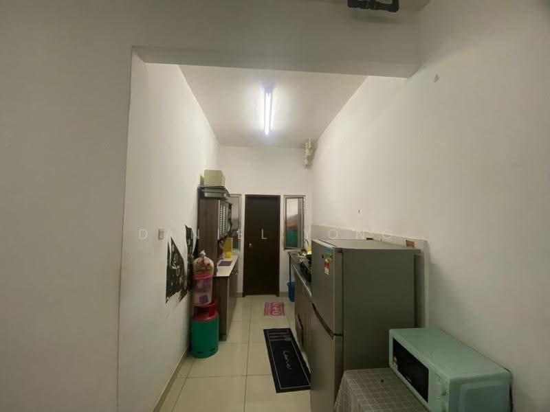 Kediaman Servis untuk Dijual di SuriaMas Suites - Daniel Yong - Kitchen - PropertyGuru.com.my