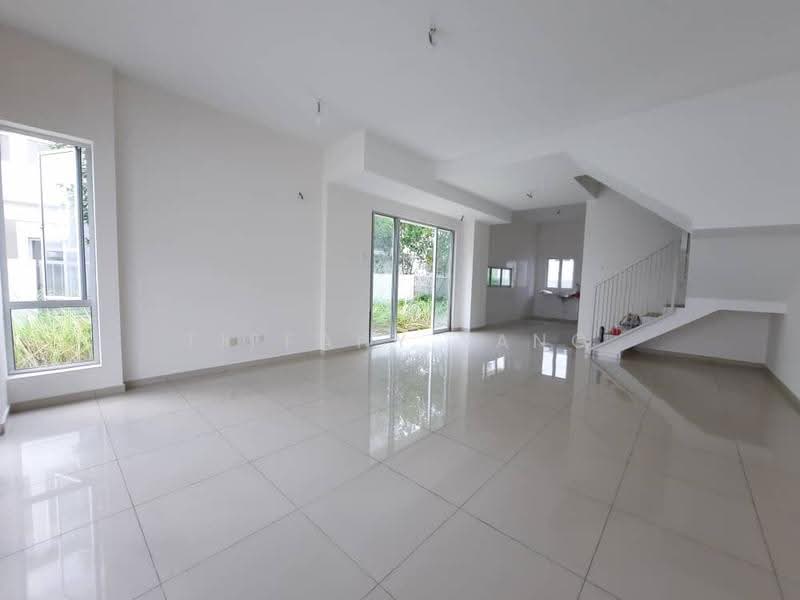 2-storey Terraced House for Sale in Sungai Buloh (Selangor) - Tiffany Yang - Living Room - PropertyGuru.com.my