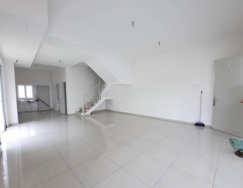 2-storey Terraced House for Sale in Sungai Buloh (Selangor) - Tiffany Yang - Living Room - PropertyGuru.com.my
