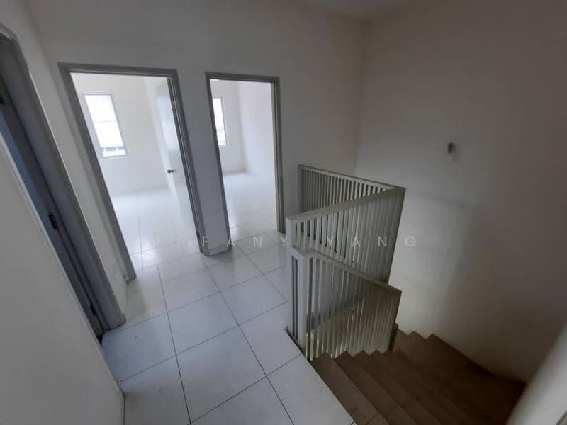 2-storey Terraced House for Sale in Sungai Buloh (Selangor) - Tiffany Yang - Upstair Corridor - PropertyGuru.com.my