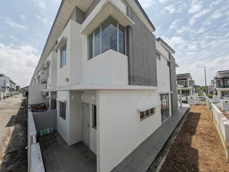 2-storey Terraced House for Sale in Sungai Buloh (Selangor) - Tiffany Yang - Exterior - PropertyGuru.com.my