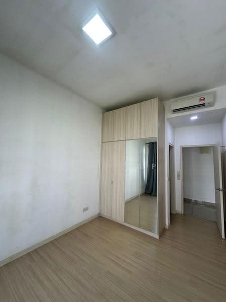 Kondominium untuk Dijual di Lakeville Residence - Aiki Yap - Bedroom - PropertyGuru.com.my