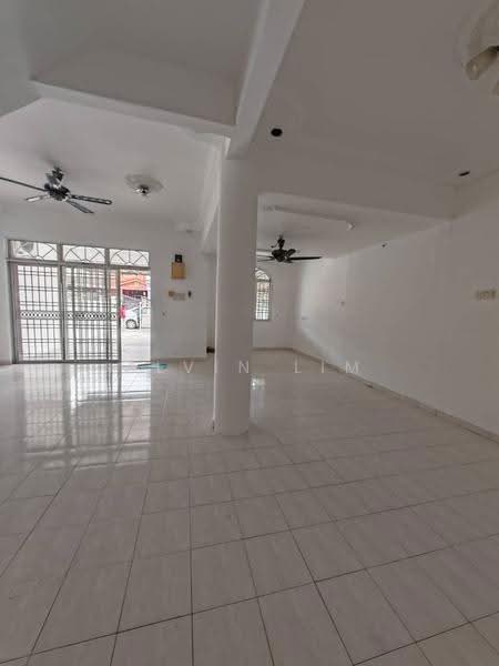 1-storey Terraced House for Rent in Bandar Putra Kulai (Kulai) - Alvin Lim - Living Room - PropertyGuru.com.my