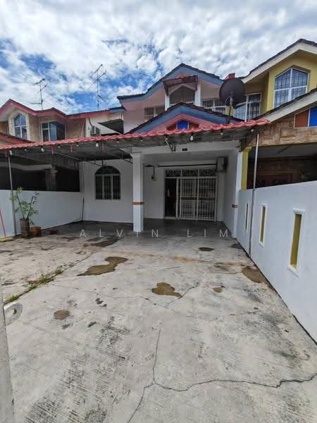 1-storey Terraced House for Rent in Bandar Putra Kulai (Kulai) - Alvin Lim - Exterior - PropertyGuru.com.my