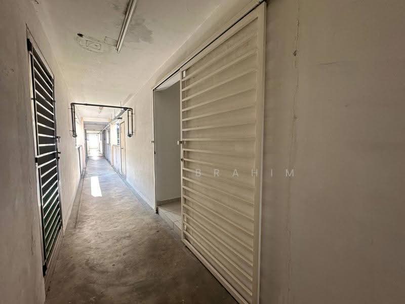 Pangsapuri untuk Dijual di Mandarina Court - Azli Ibrahim - Corridor - PropertyGuru.com.my