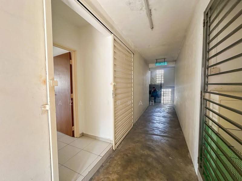 Pangsapuri untuk Dijual di Mandarina Court - Azli Ibrahim - Corridor - PropertyGuru.com.my