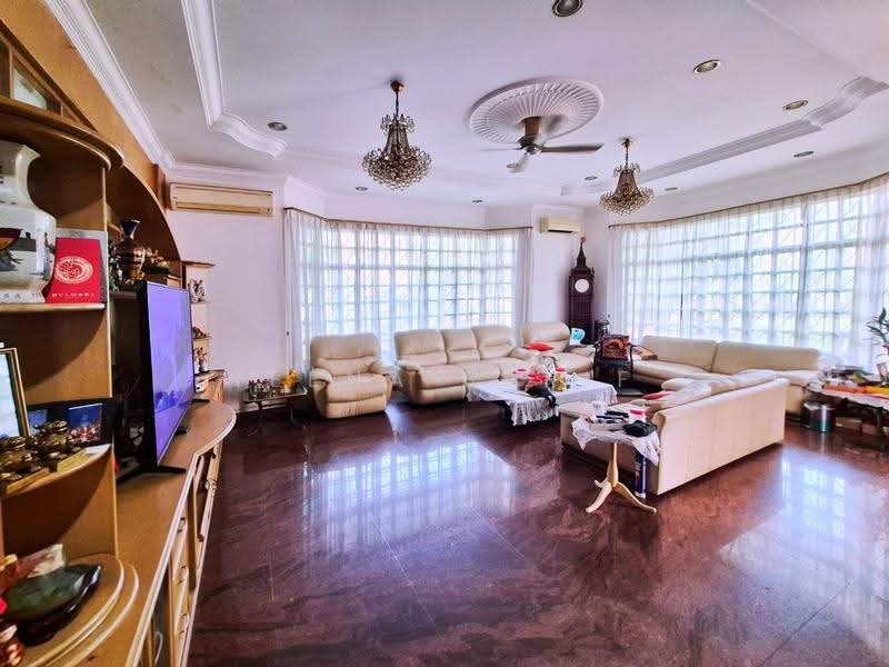 Bungalow House for Sale in Seksyen 6 (Kota Damansara) - Reena Sarif - Living Room - PropertyGuru.com.my