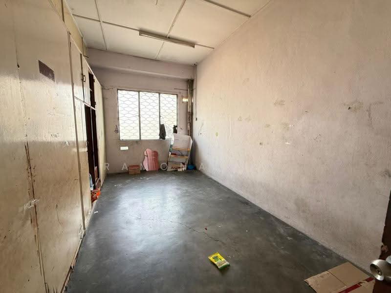 Shop for Rent in Gajah Berang (Melaka City) - Ramona Tan - Interior - PropertyGuru.com.my