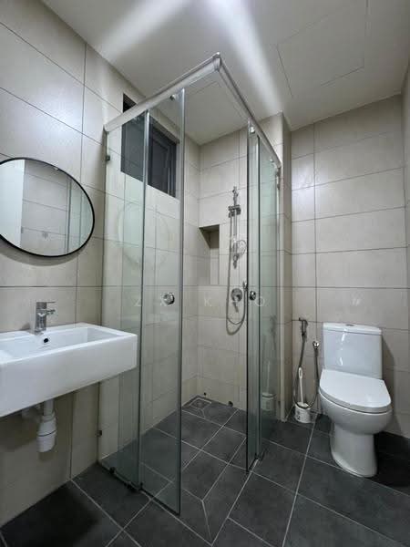 Kediaman Servis untuk Dijual di Sunway Avila Residences - ZX KHO - Bathroom - PropertyGuru.com.my