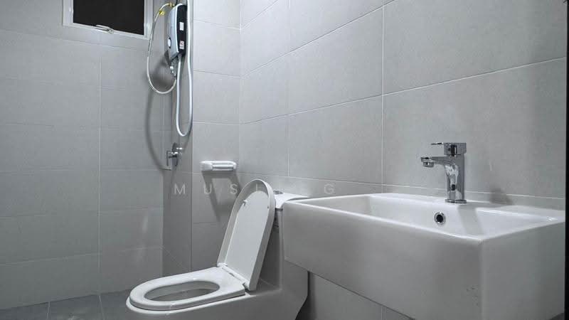 Kediaman Servis untuk Disewa di TRELLIS RESIDENCES - Muslieg . - Bathroom - PropertyGuru.com.my