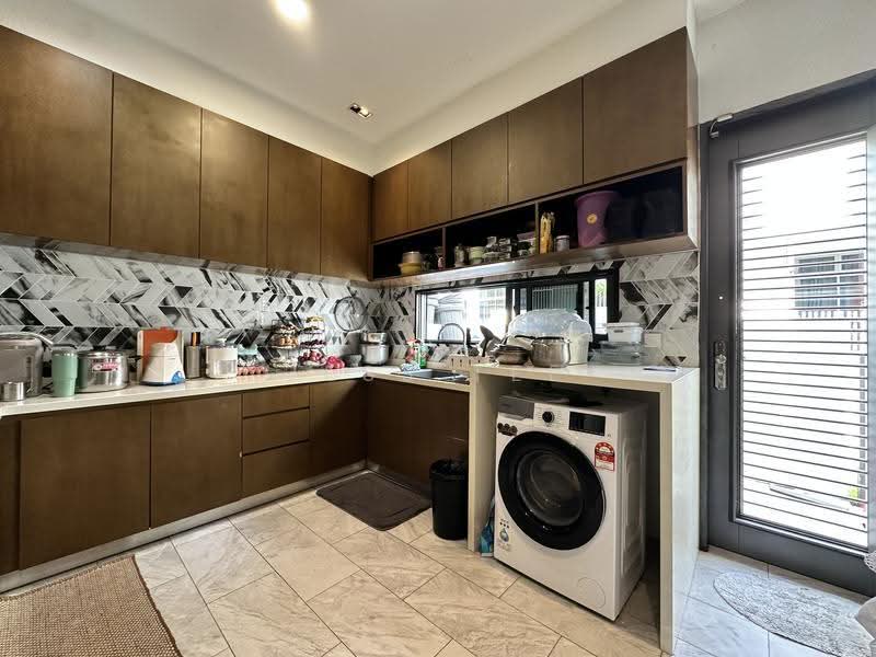 Semi-Detached House for Sale in Setia Alam (Selangor) - Jess Tee - Kitchen - PropertyGuru.com.my