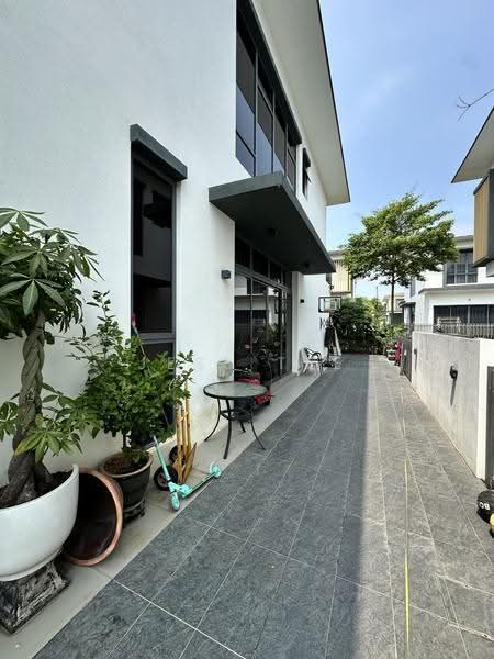 Semi-Detached House for Sale in Setia Alam (Selangor) - Jess Tee - Exterior - PropertyGuru.com.my